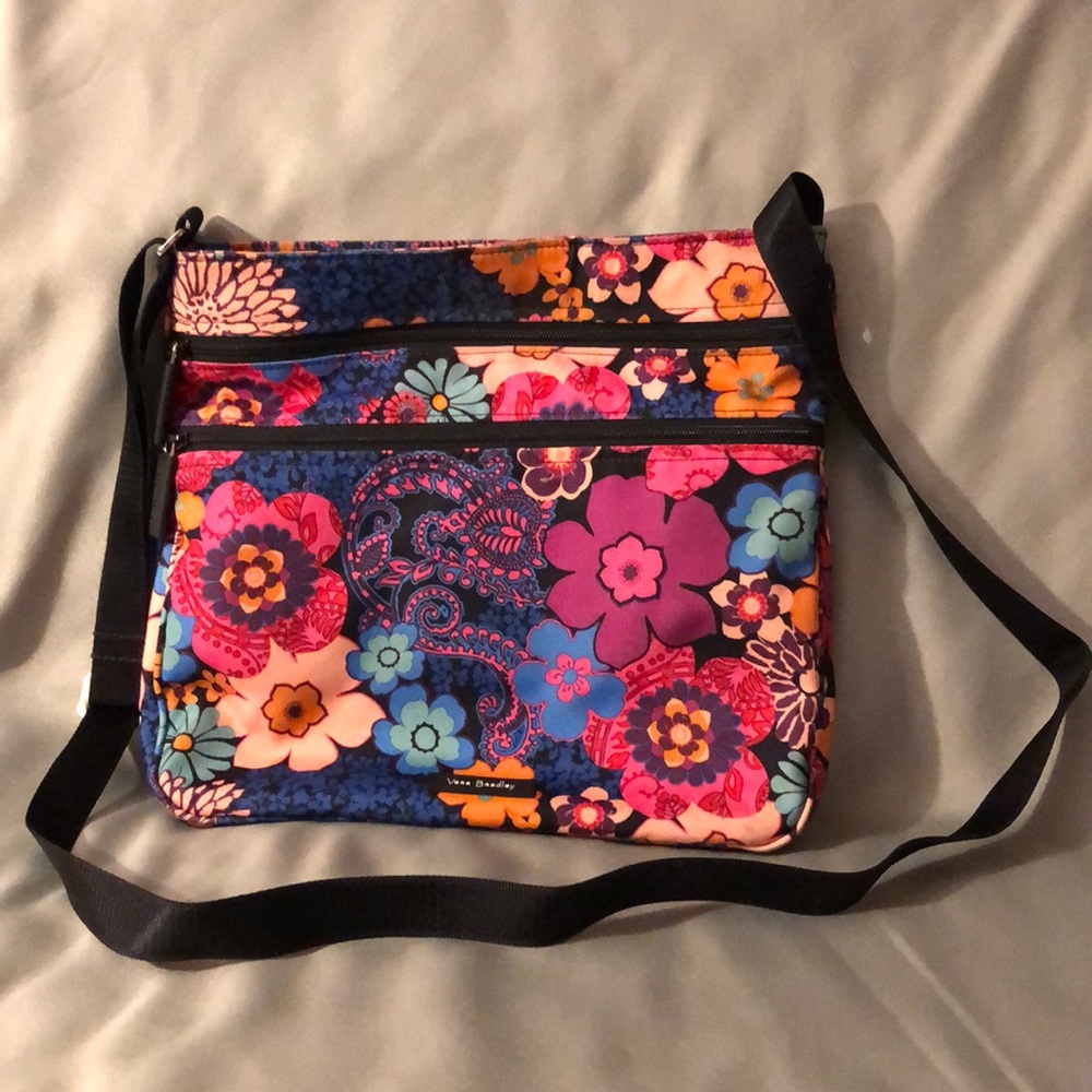 Vera Bradley crossbody - EUC.